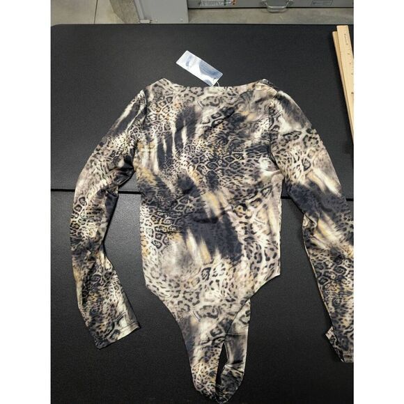 Lizette Collection Long Sleeve Animal Print Bodysuit Size Medium - Picture 2 of 6